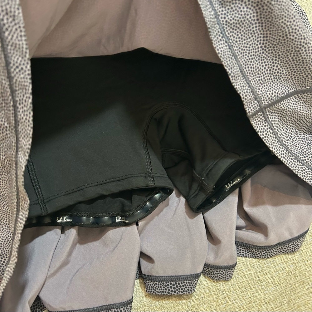 Lululemon Skort Flat Front Pleated Back 5 Pockets Dotted Print Elastic Grip 4 - Picture 3 of 11